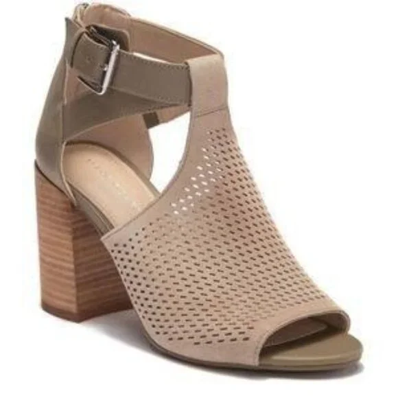 MARC FISHER Gabie Stacked Heel Bootie Sandal sz 8M - Picture 1 of 9